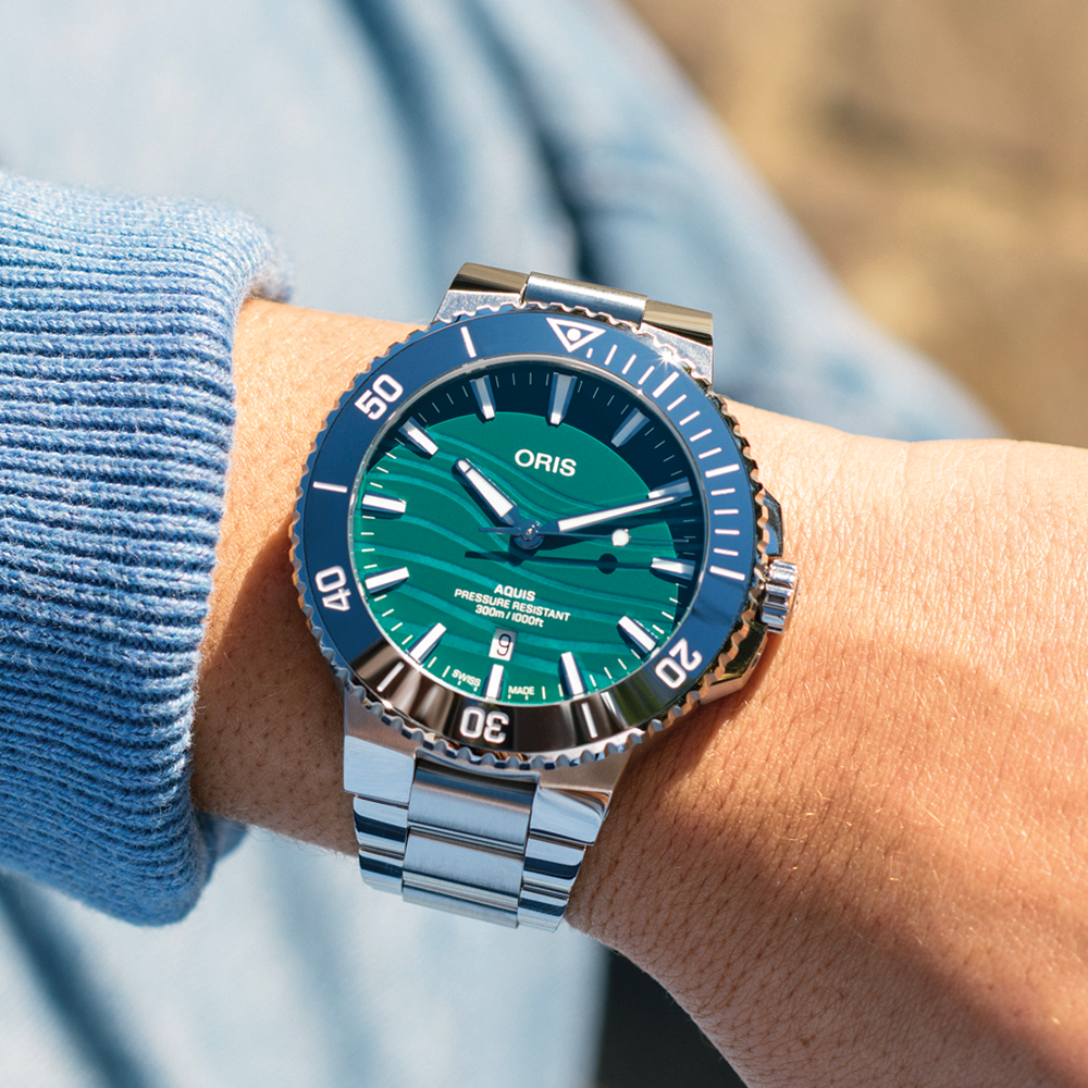 Aquis Date Yangtze Jiangtun Limited Edition 43.5mm - Blue-Green Mother of Pearl on Bracelet