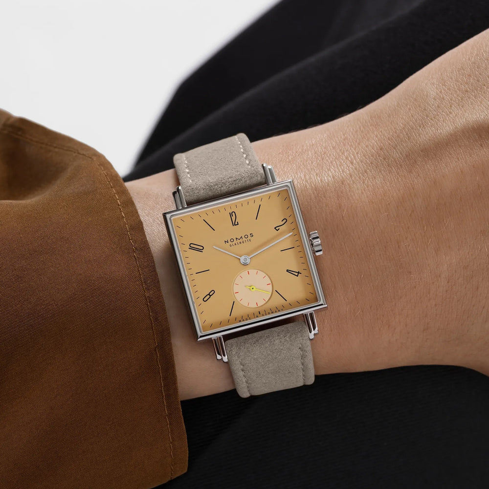 Tetra Ochra Sapphire Back 29.5mm - Ocher Yellow on Strap