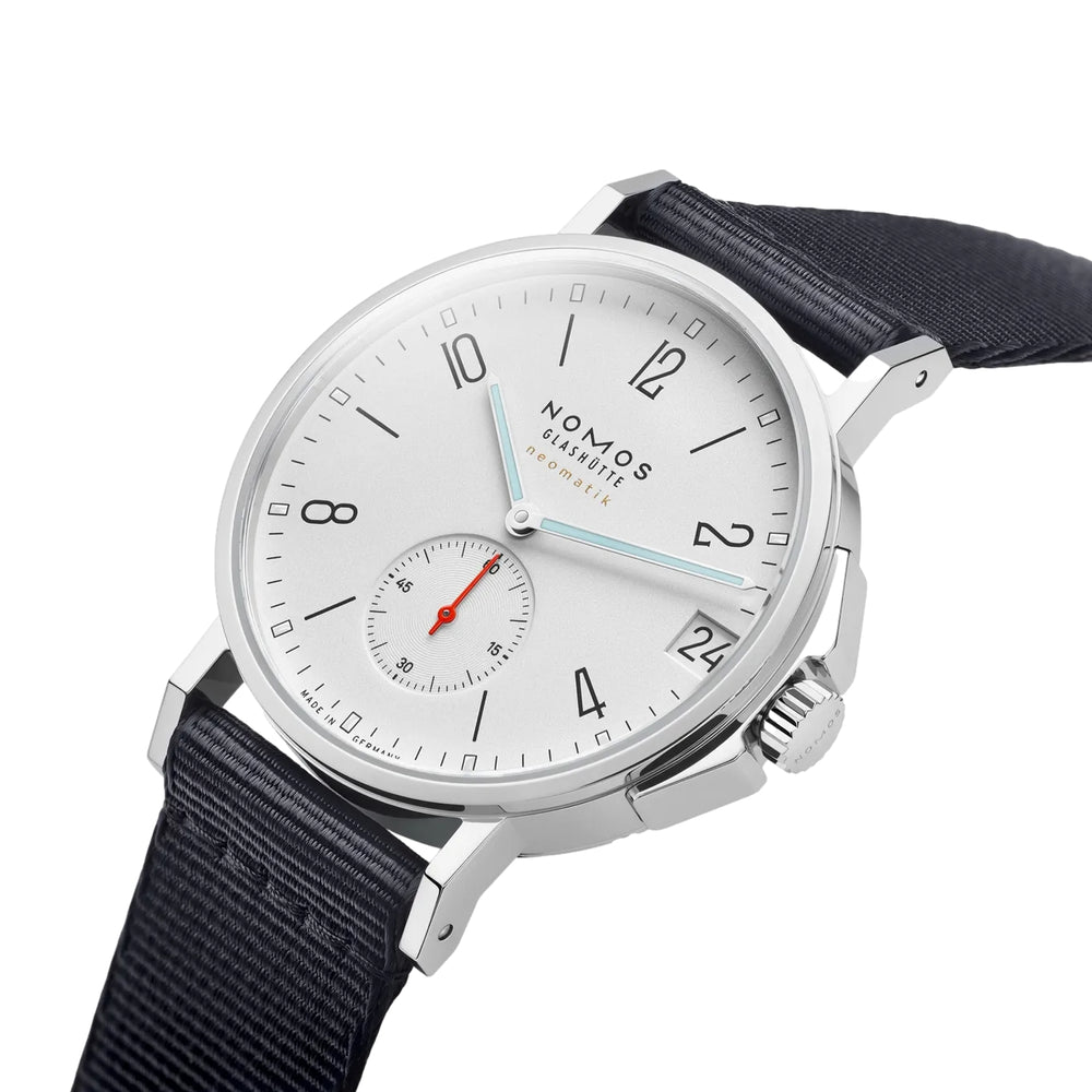 Ahoi Neomatik Sapphire Back 38mm - White Silver-Plated on Fabric Strap