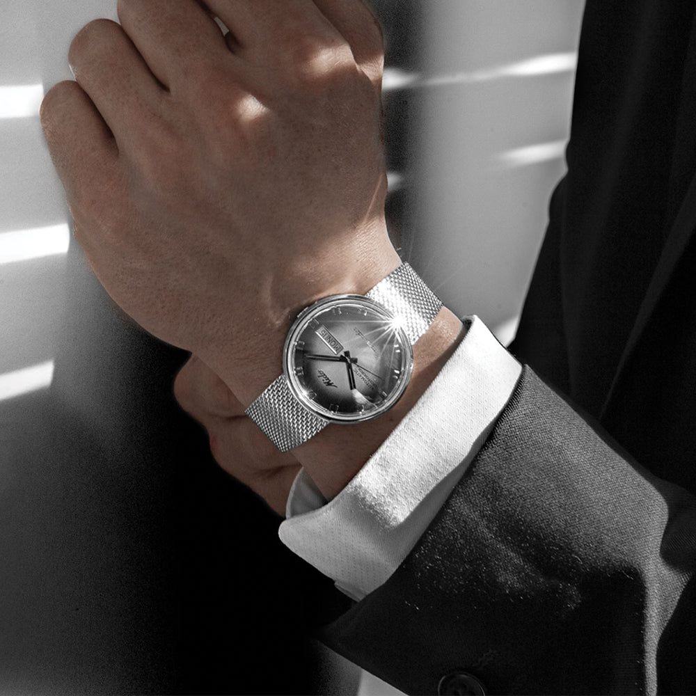 Commander Shade 37mm - Silver on Bracelet