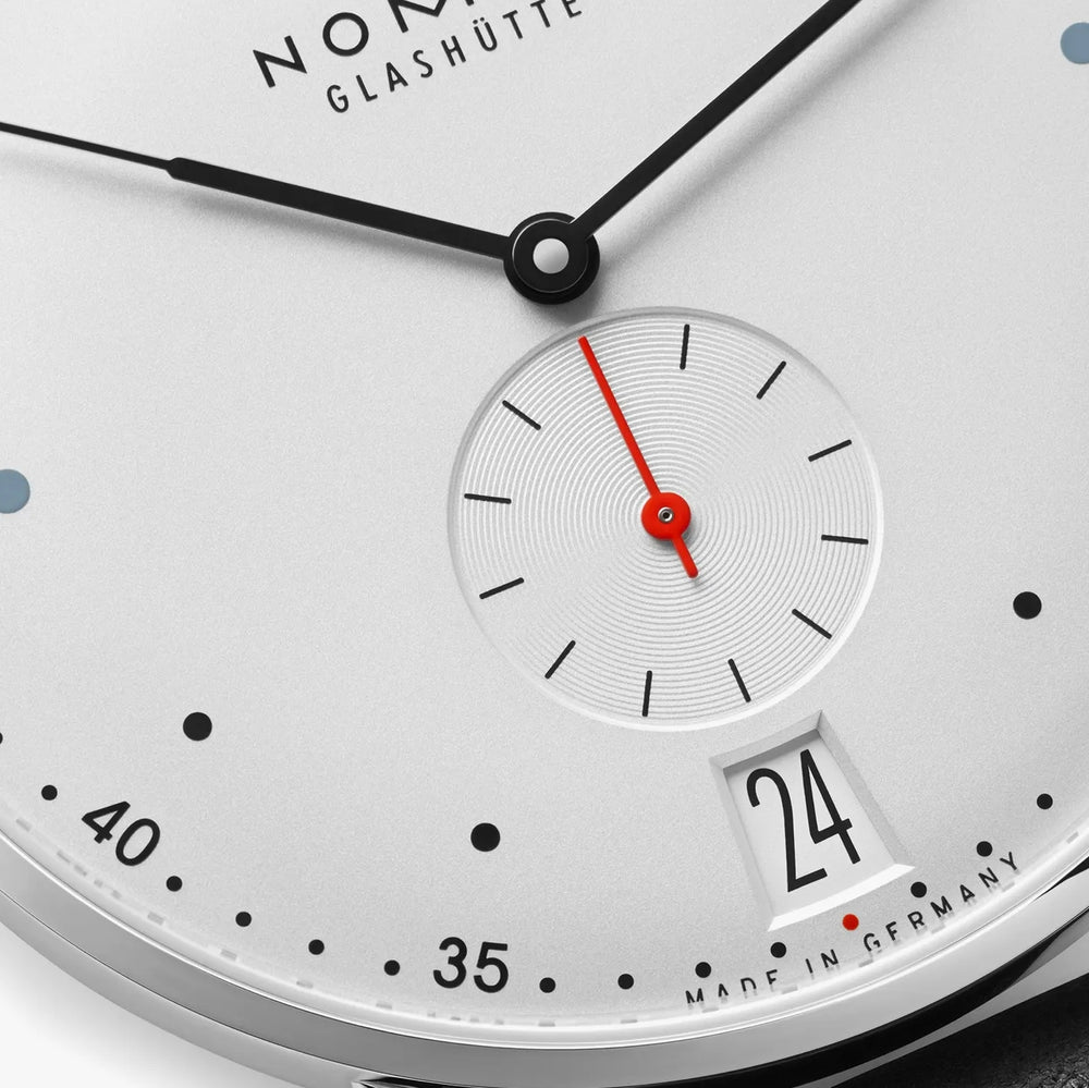 Metro Date 38mm - White Silver-Plated on Leather Strap