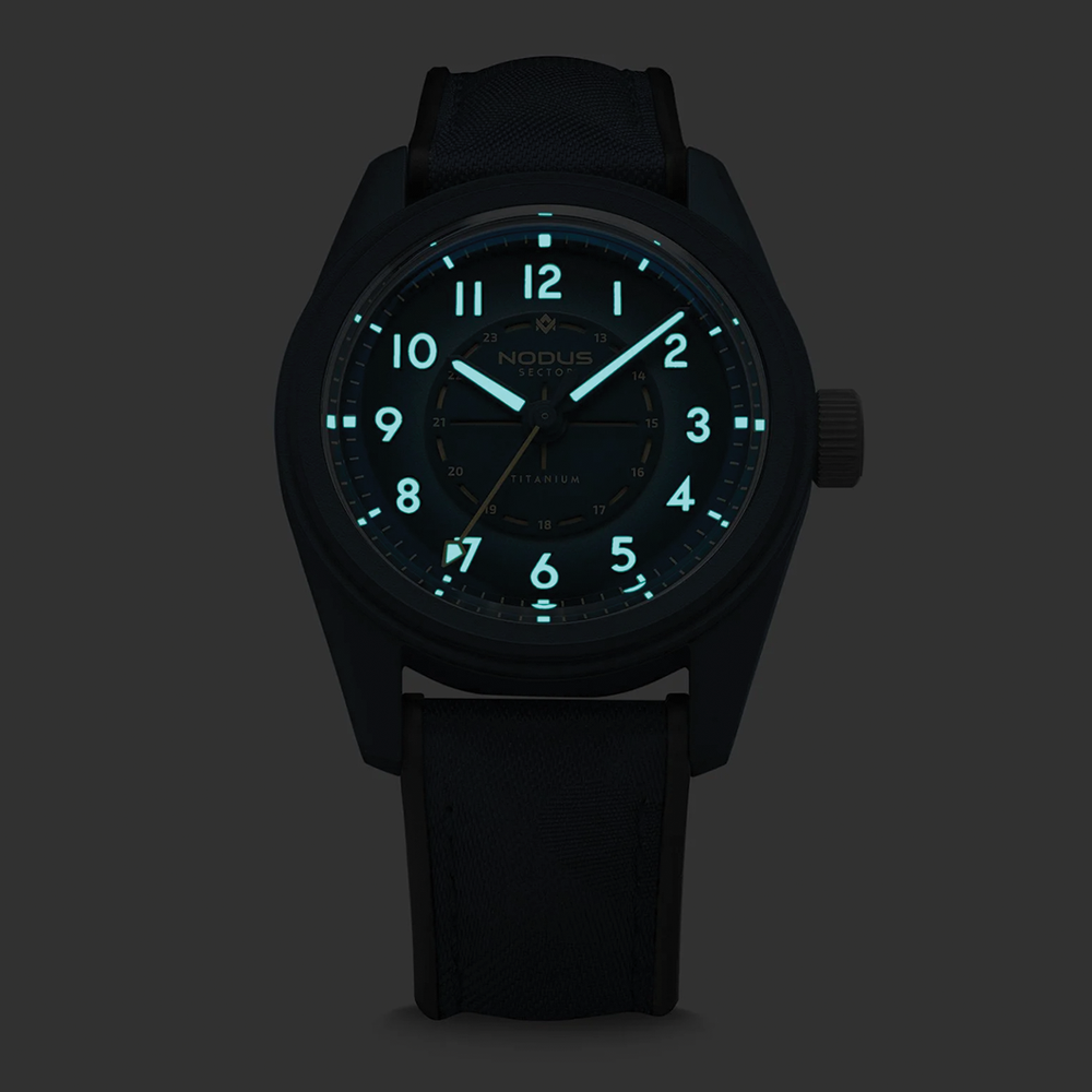 Sector II Field Titanium Dusk 38mm - Blue on Rubber Strap