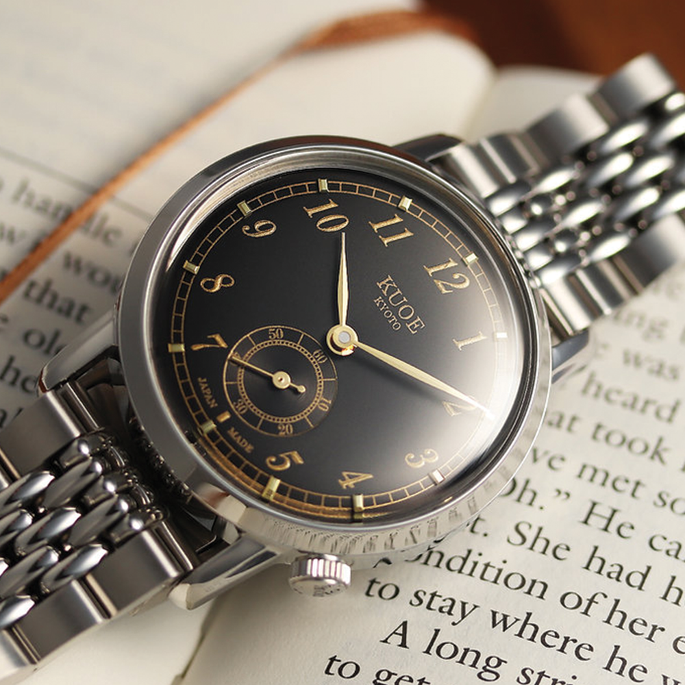 OLD SMITH 35mm - Black on Bracelet