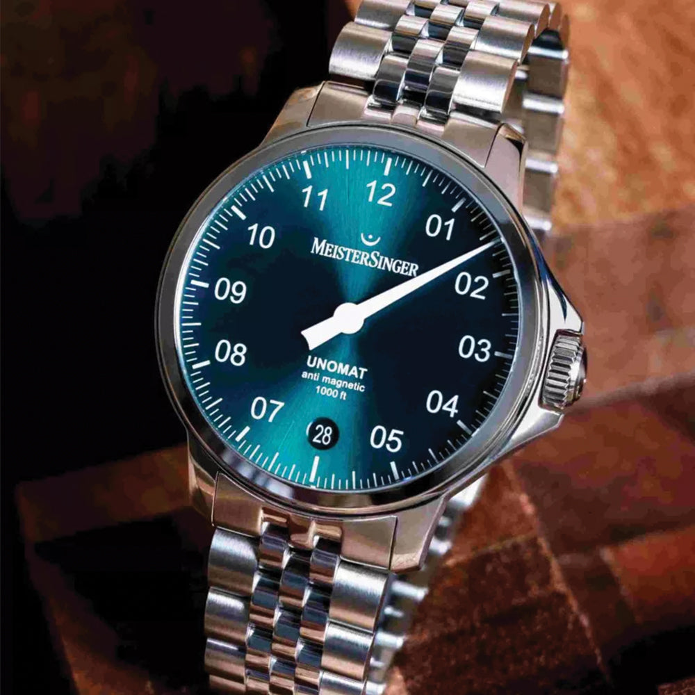 Unomat Automatic 43mm - Sunburst Medium Green on Bracelet