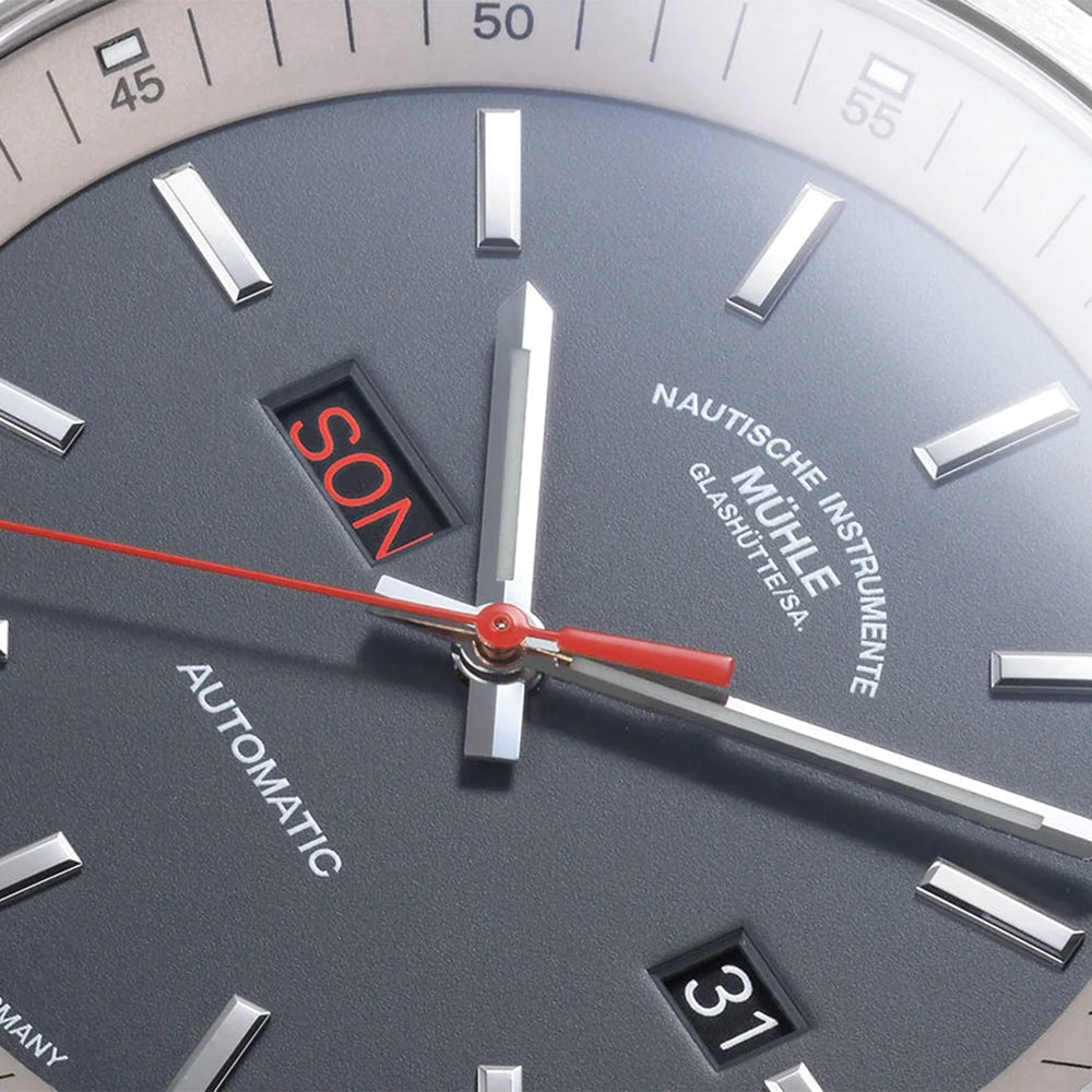 29ER Day/Date 42.4mm - Grey on Bracelet