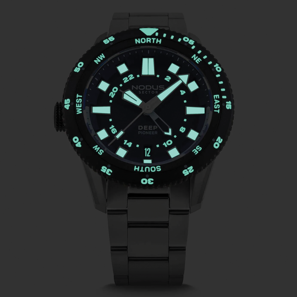 Sector Deep Pioneer Admiral 38mm - Blue on Bracelet