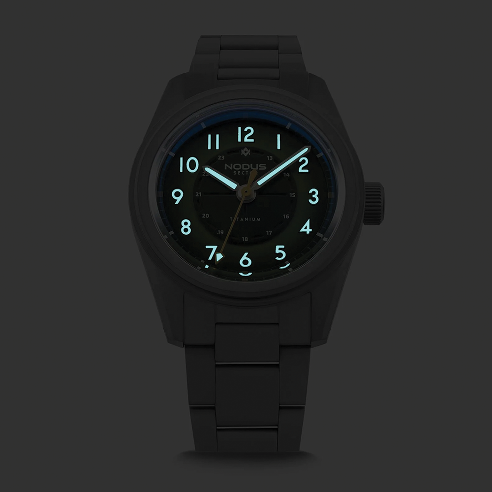 Sector II Field Titanium Sequoia 38mm - Green on Bracelet