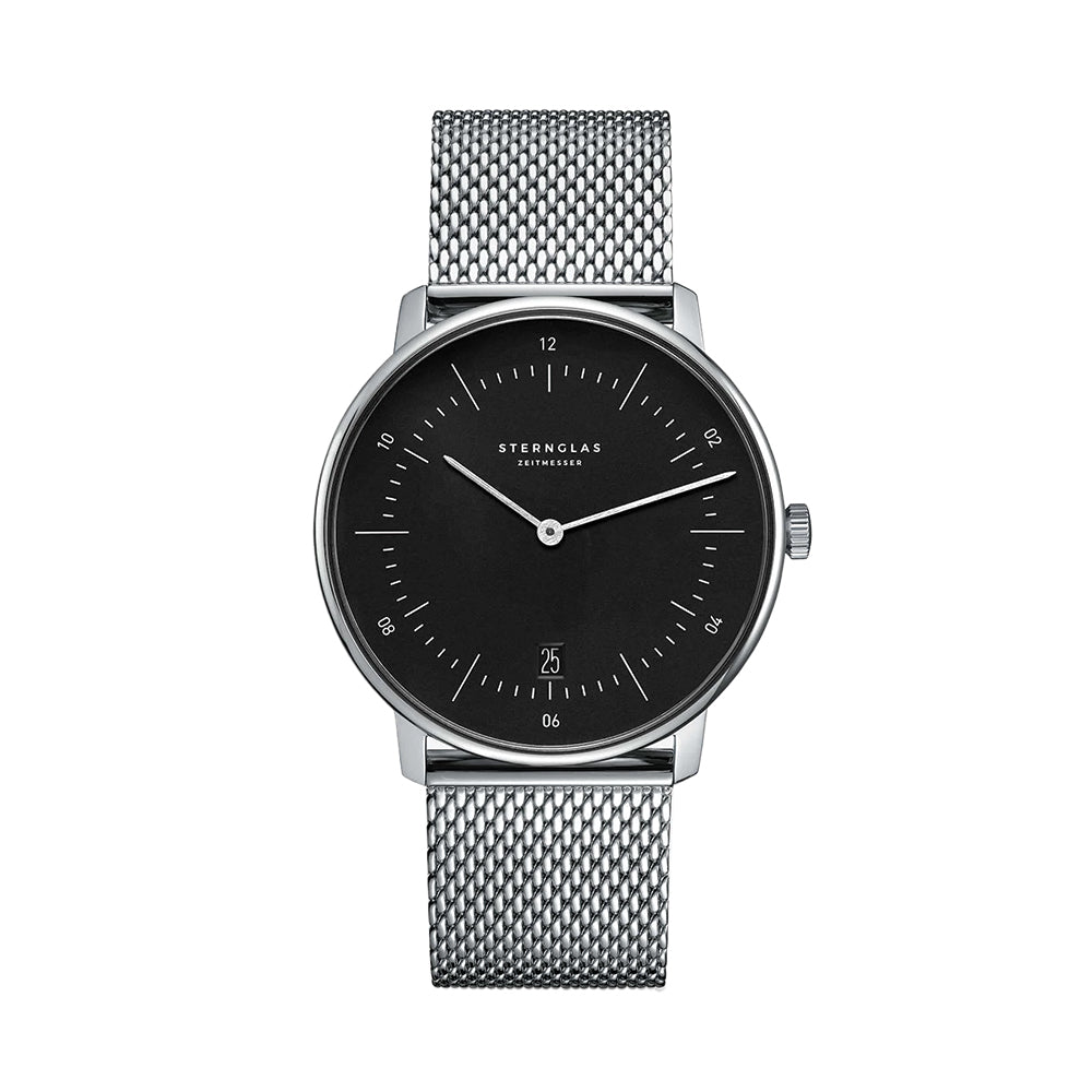 Naos Quartz 38mm - Black on Bracelet