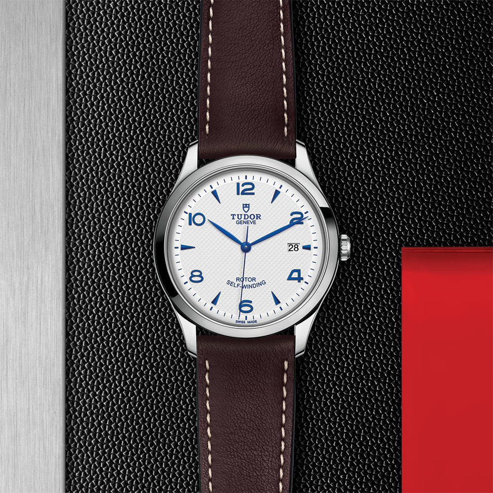 1926 41mm - Opaline on Leather Strap