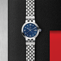 Clair de Rose 30mm - Blue, Diamond-Set on Bracelet