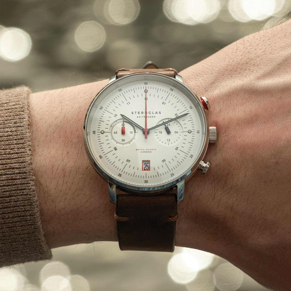 Hamburg Mecha-Quartz Chrono 42mm - Silver on Leather Strap