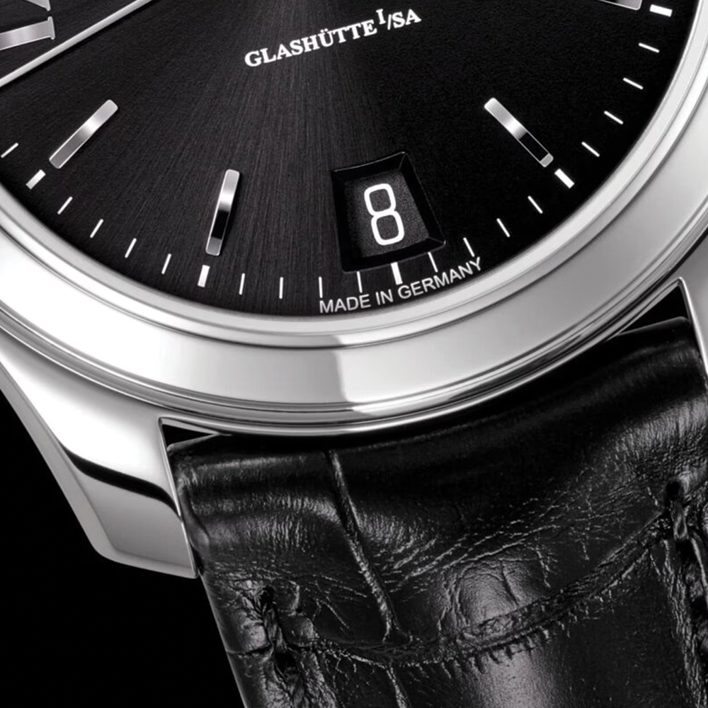 Lady Serenade 36mm - Black on Leather Strap