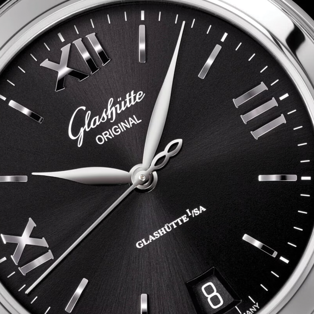 Lady Serenade 36mm - Black on Leather Strap
