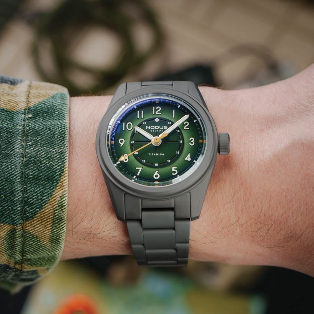 Sector II Field Titanium Sequoia 38mm - Green on Bracelet