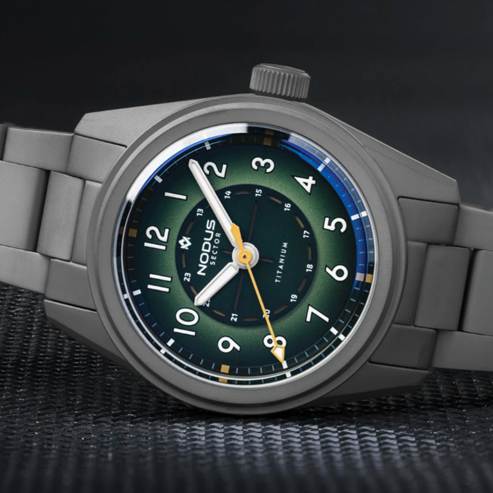 Sector II Field Titanium Sequoia 38mm - Green on Bracelet