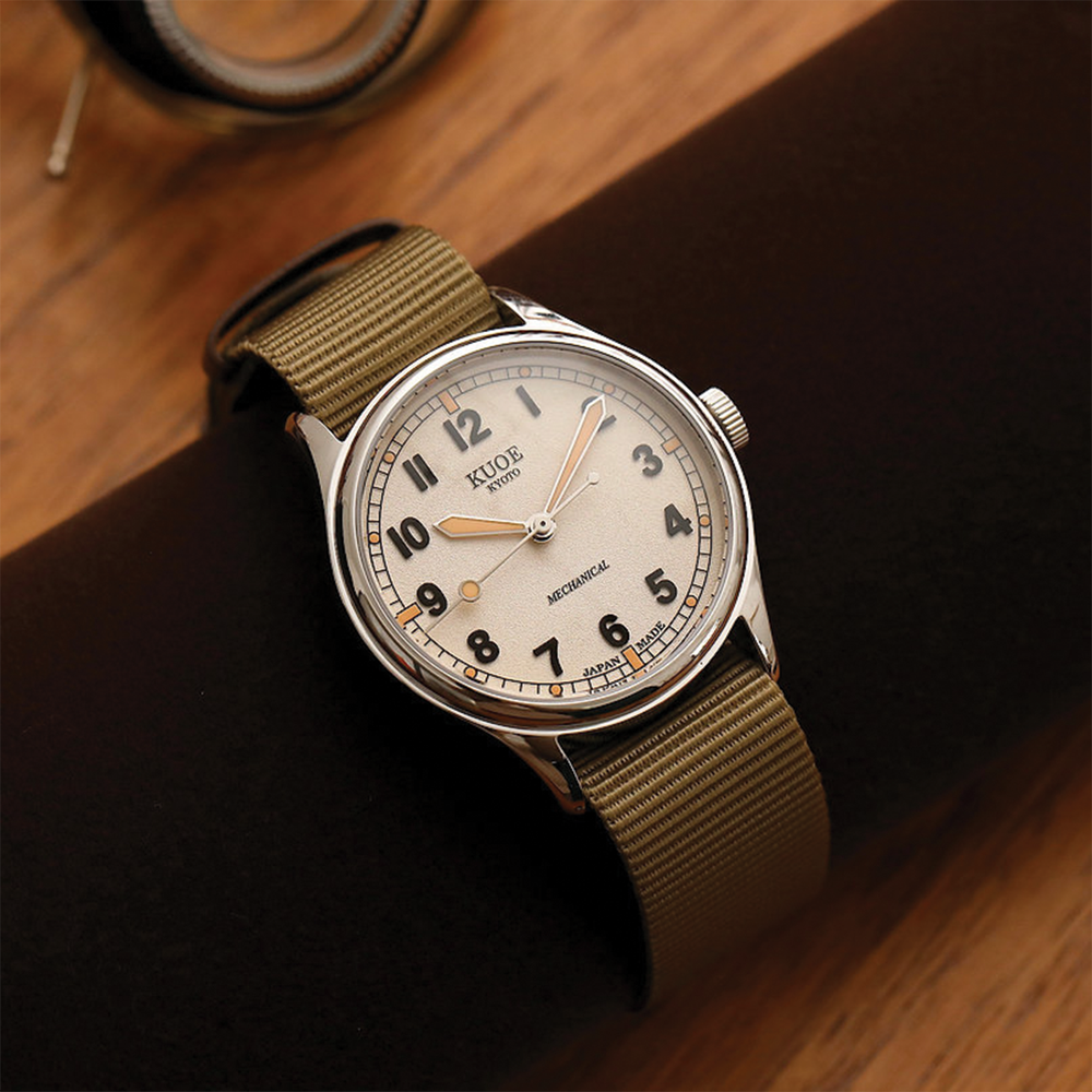OLD SMITH 38mm - Ivory on Fabric Strap w/ Additional Fabric Strap