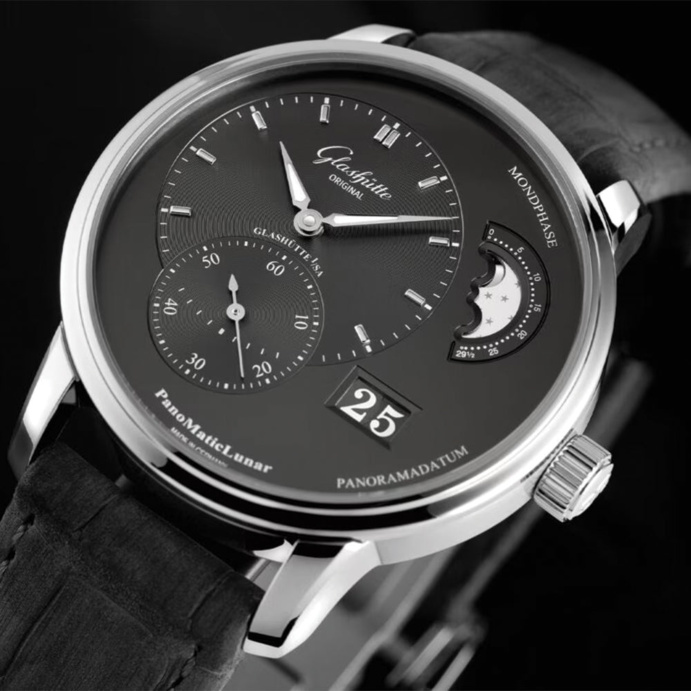 PanoMaticLunar 40mm - Grey on Strap