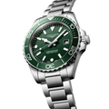 HydroConquest Quartz 42mm - Green on Bracelet