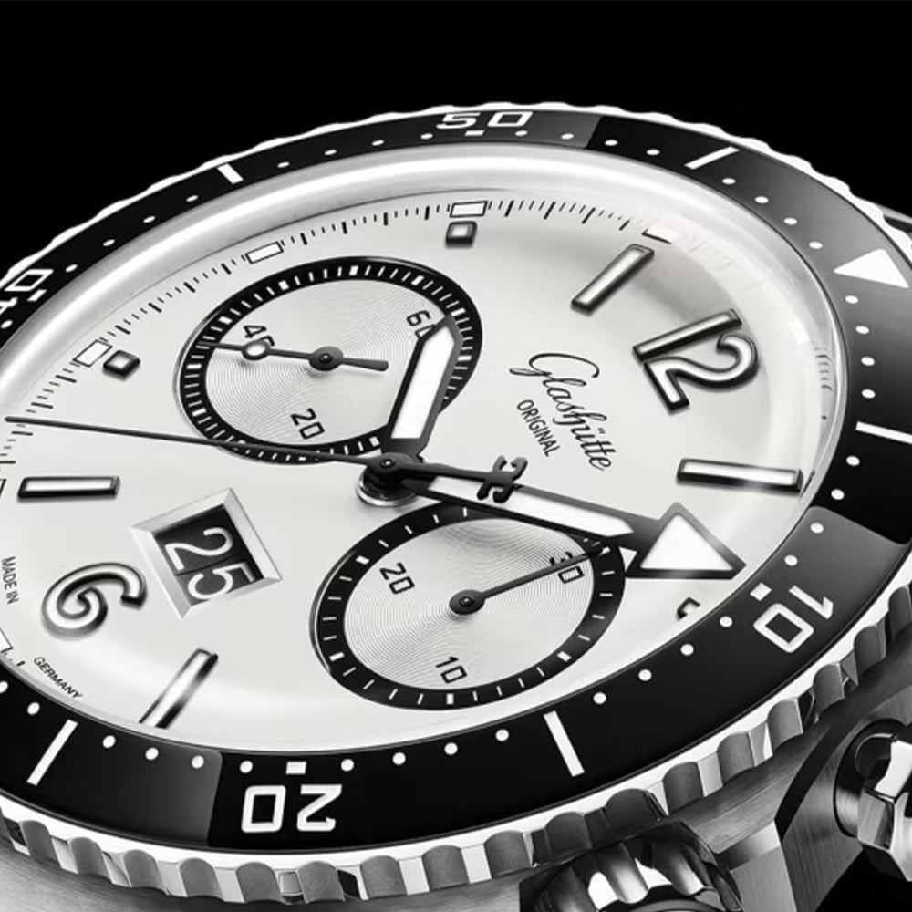 SeaQ Chronograph 43.2mm - Galvanized Silver on Bracelet
