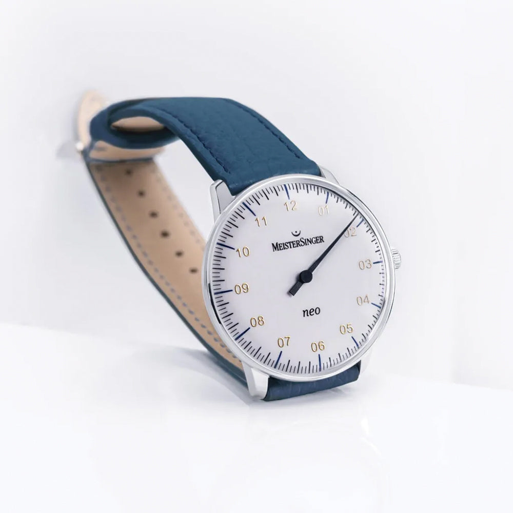 Neo Sapphire 36mm - White on Leather Strap