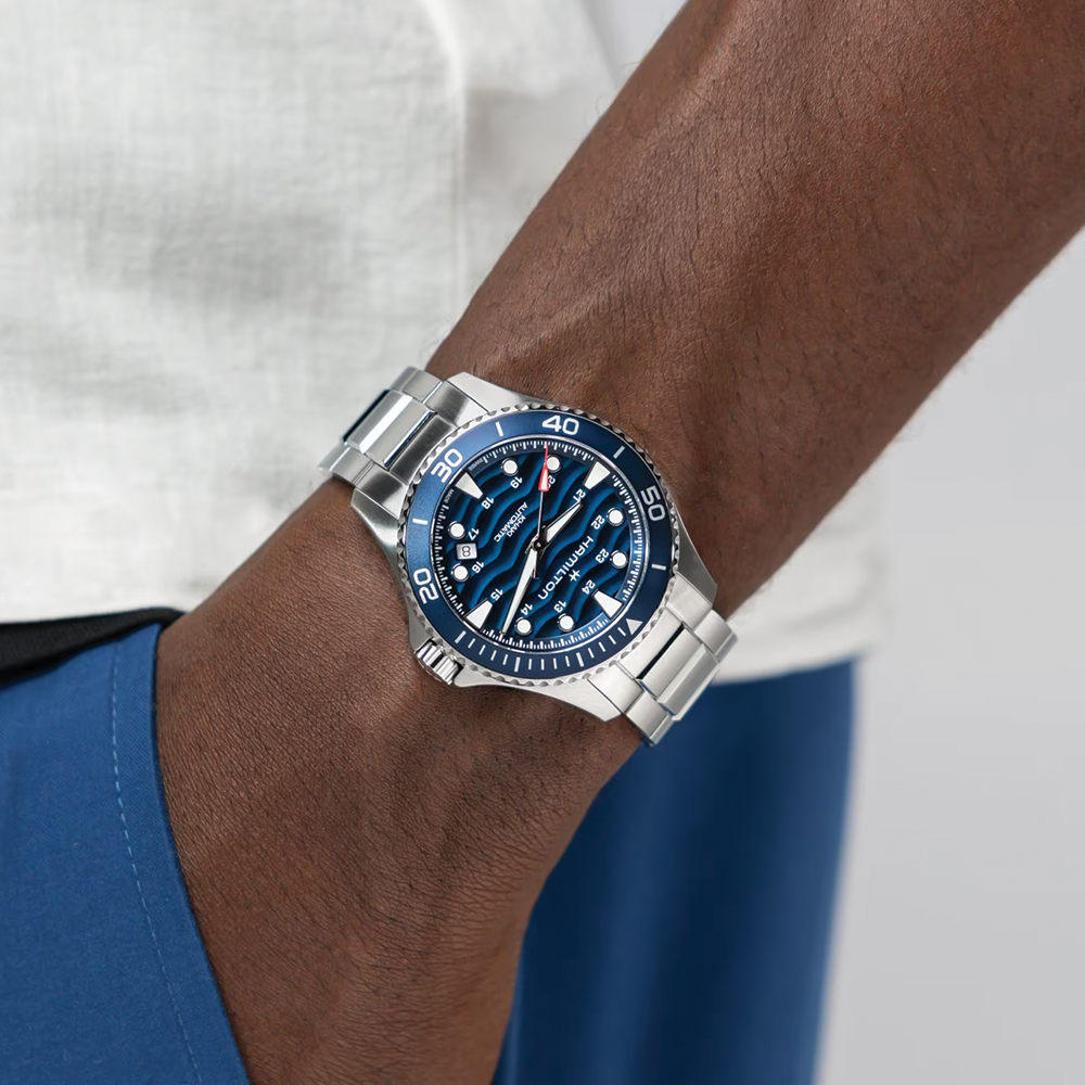 Khaki Navy Scuba Auto 40mm - Blue on Bracelet