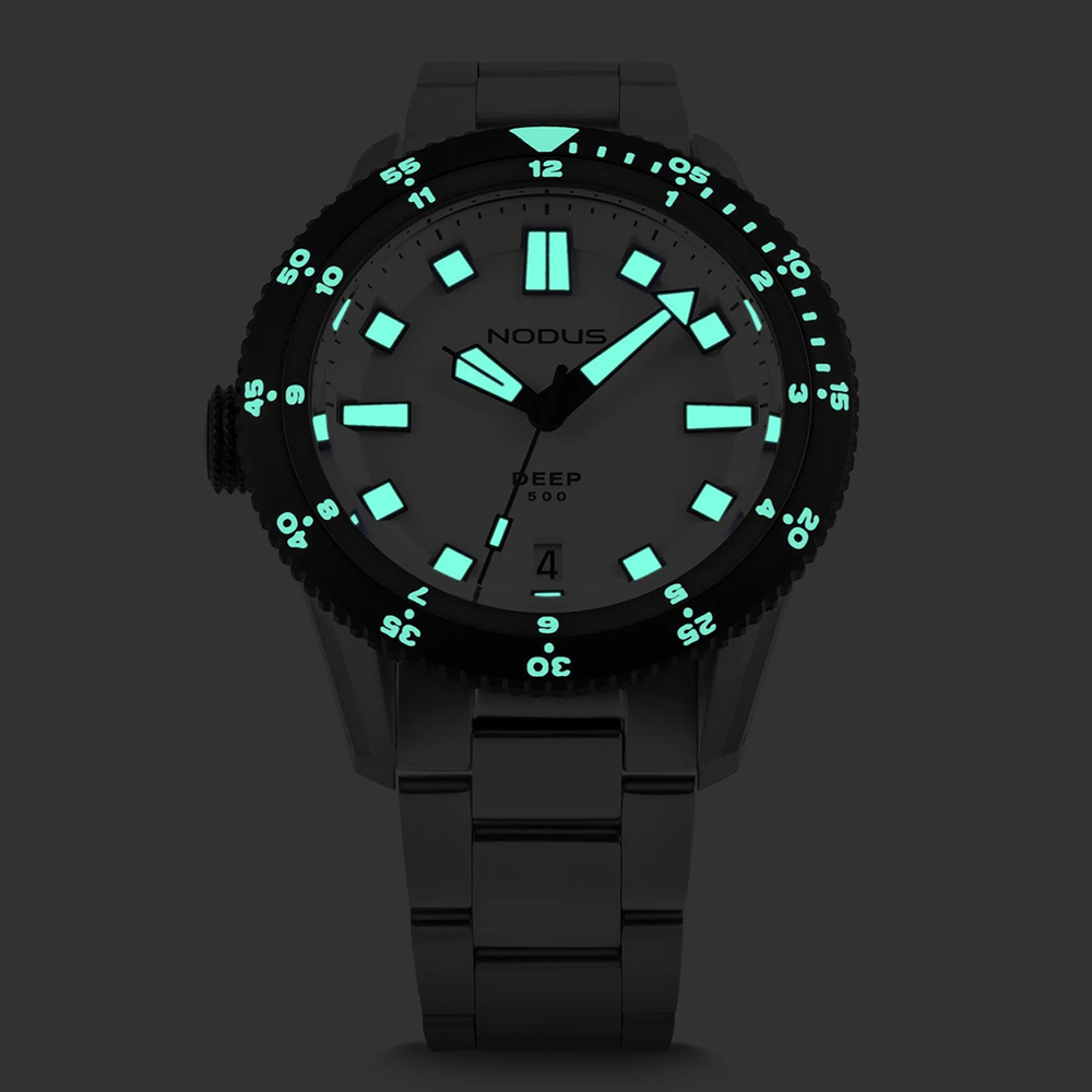 Deep Polar Destro 42mm - White on Bracelet
