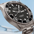 Ocean Star 200C Titanium 42.5mm - Black on Bracelet