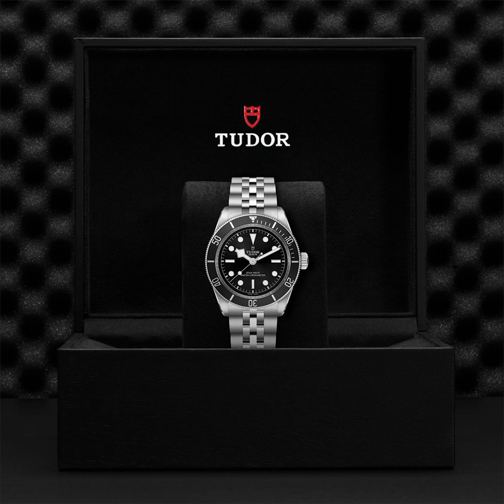 Black Bay 41mm - Black on Bracelet