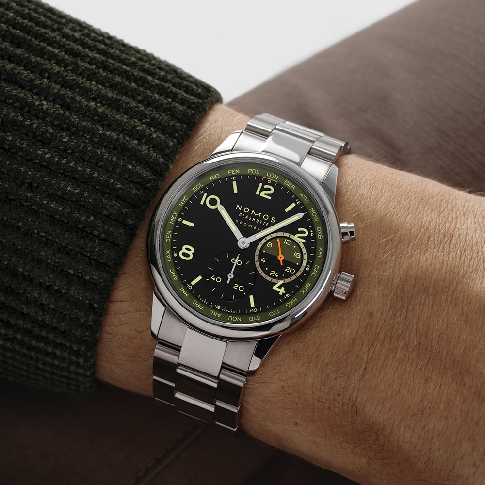 Club Sport Neomatik Worldtimer Vector 40mm - Black w/ Ecru on Bracelet