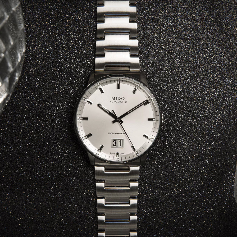 Commander Big Date 42mm - Silver on Bracelet