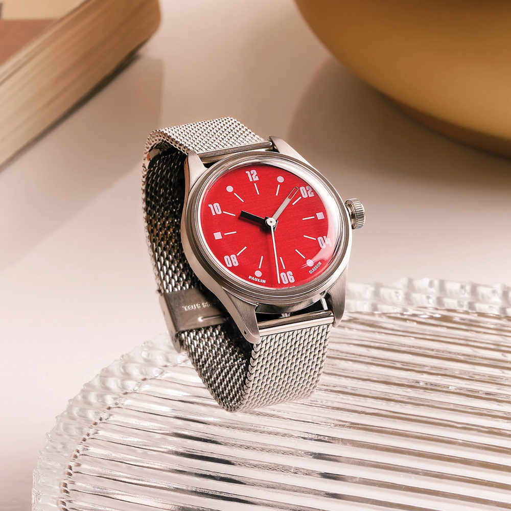 Neo D Auto 38mm - Red on Bracelet