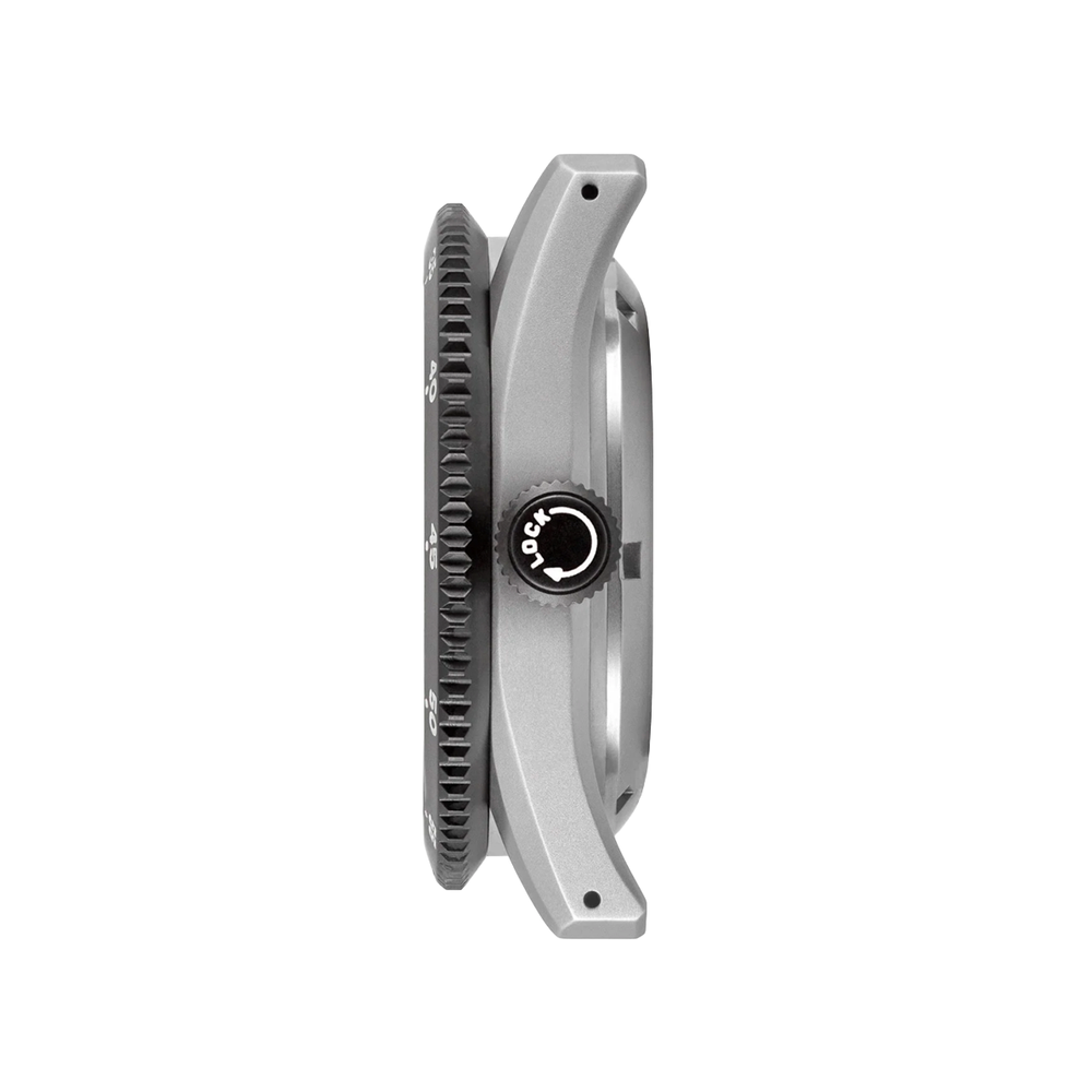 Deep Polar Destro 42mm - White on Bracelet