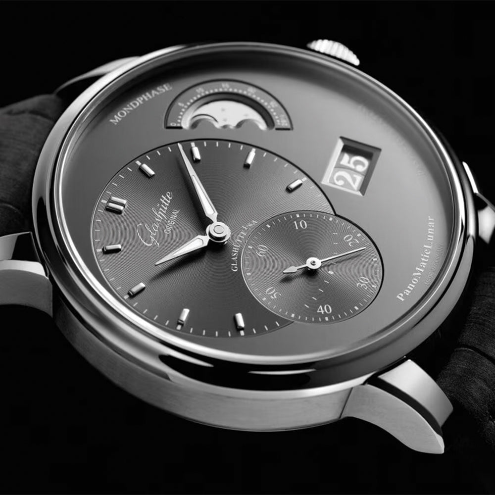 PanoMaticLunar 40mm - Grey on Strap