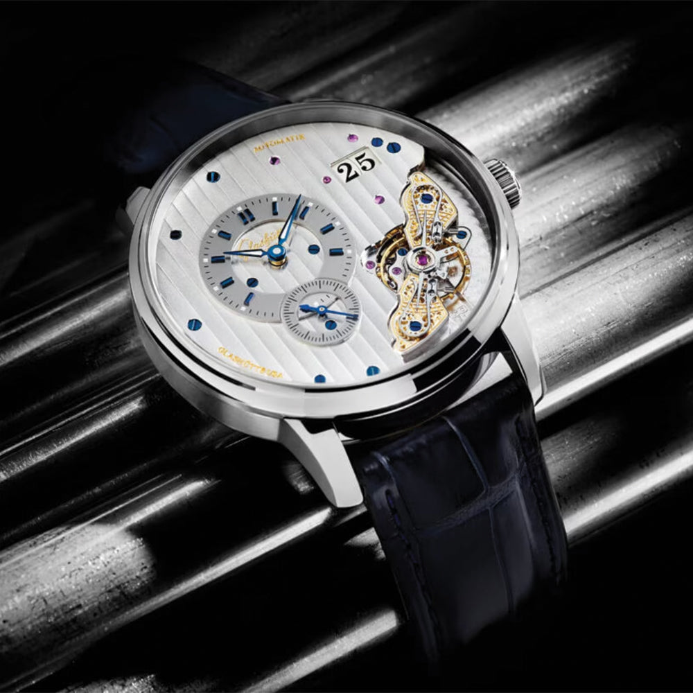 PanoMaticInverse 42mm - Ivory on Strap