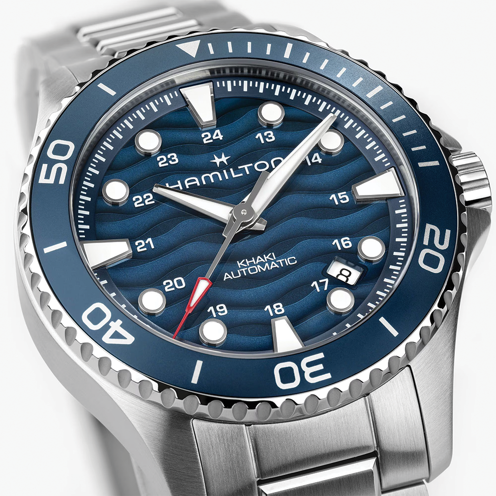 Khaki Navy Scuba Auto 40mm - Blue on Bracelet