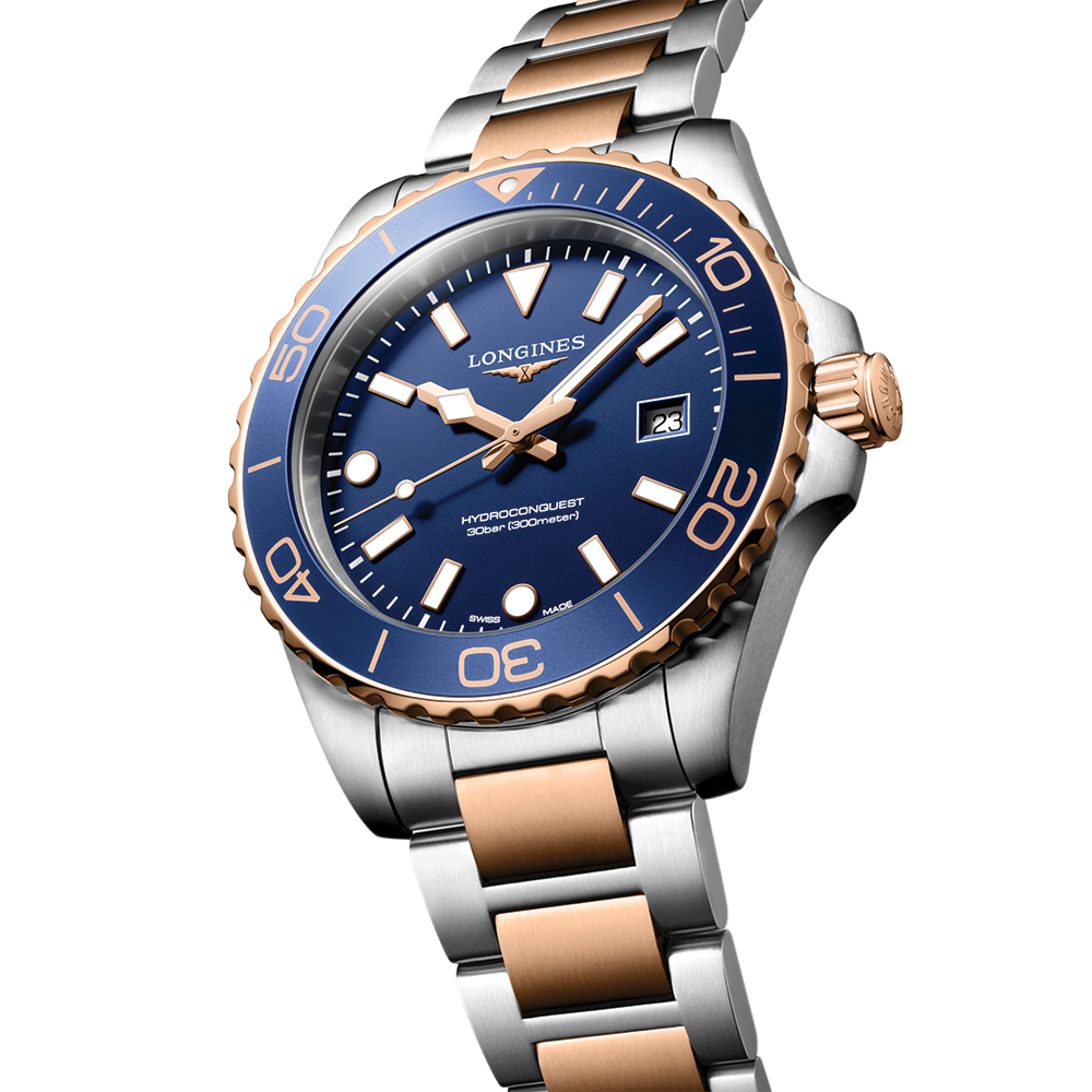 HydroConquest Quartz Red PVD Two-Tone 42mm - Blue on Bracelet