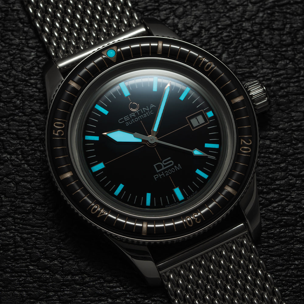 DS PH200M 42.8mm - Black on Bracelet