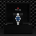 Clair de Rose 30mm - Blue, Diamond-Set on Bracelet