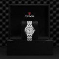 Clair de Rose 34mm - Opaline on Bracelet
