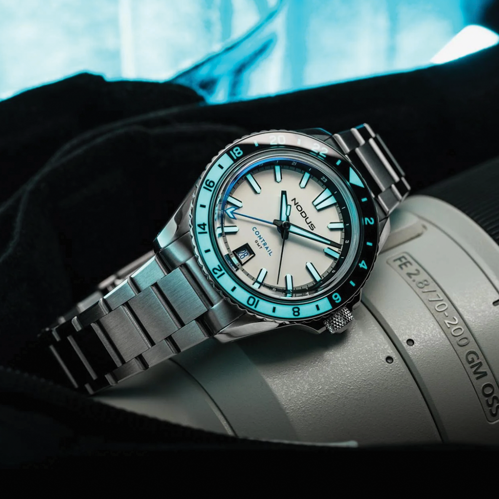 Contrail GMT Polaris 40.5mm - White on Bracelet