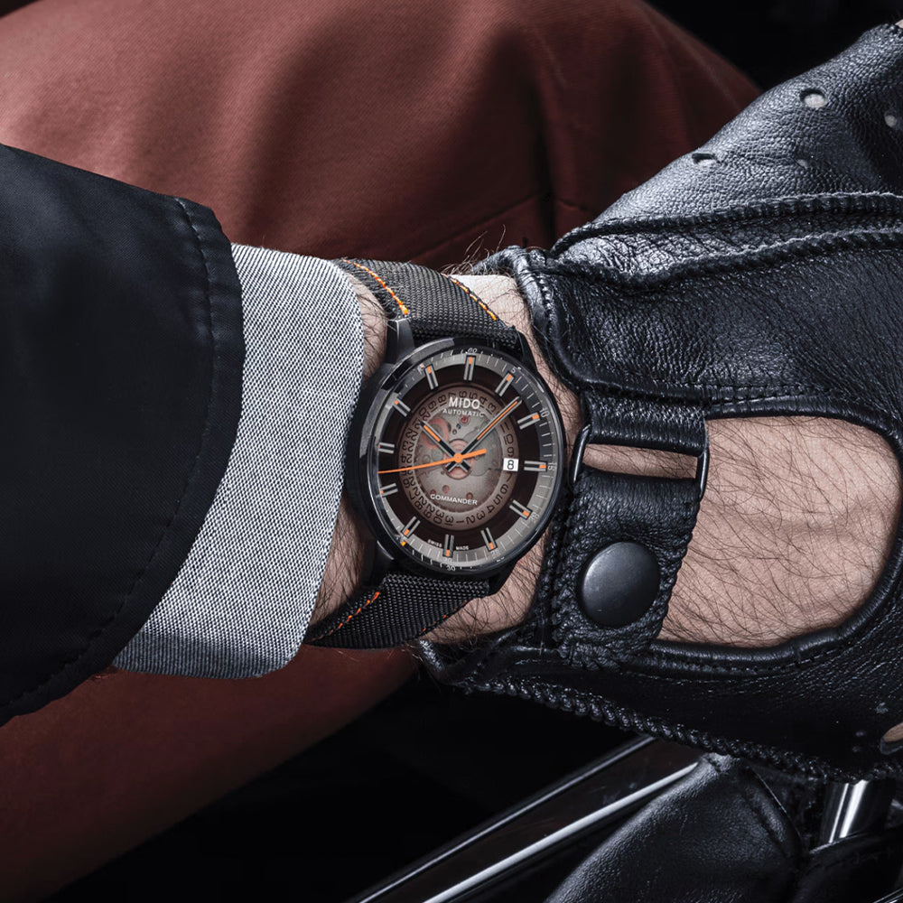 Commander Gradient 40mm - Black on Fabric Strap