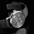 PanoMaticLunar 40mm - Grey on Strap