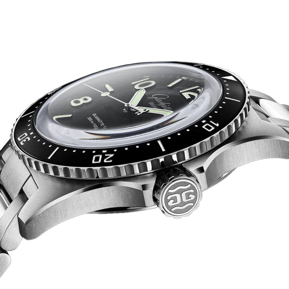 SeaQ Panorama Date 43mm - Galvanized Black on Bracelet