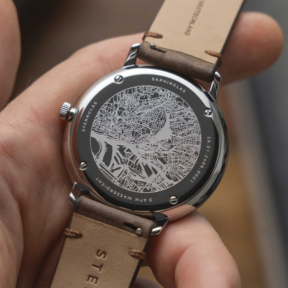 Hamburg Quartz 42mm - Graphite on Leather Strap