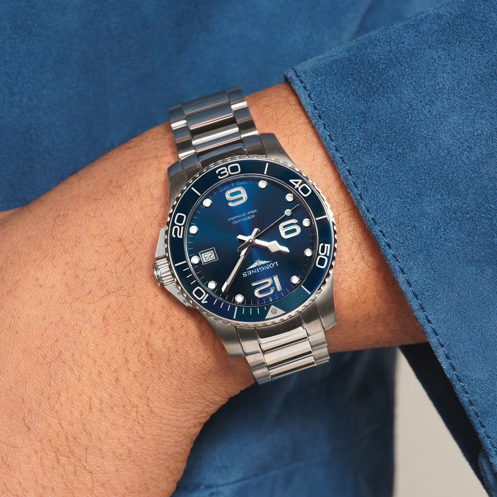 HydroConquest 39mm - Blue on Bracelet
