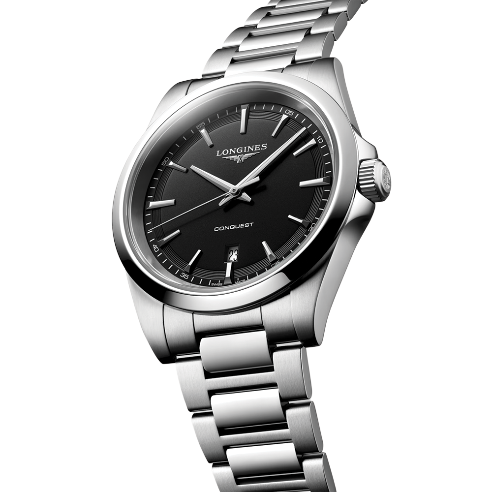 Conquest Quartz 41mm - Black on Bracelet