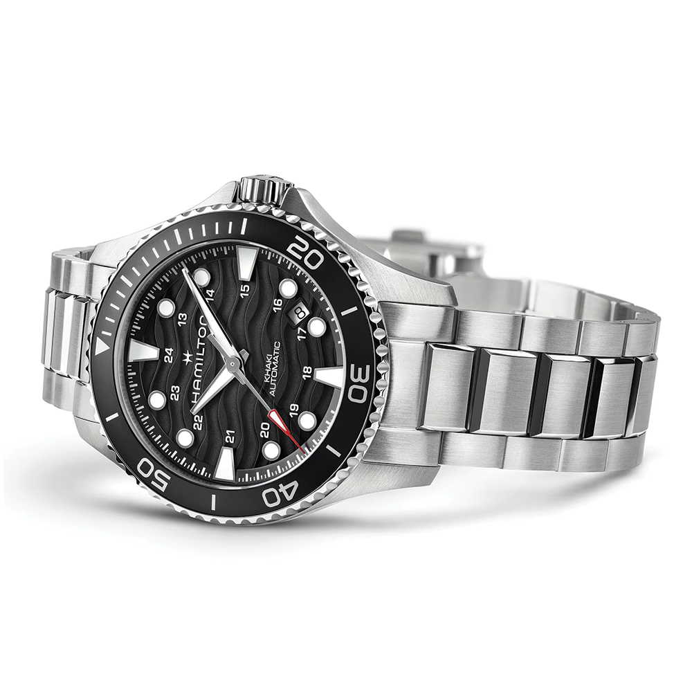 Khaki Navy Scuba Auto 40mm - Black on Bracelet