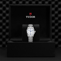 1926 28mm - Opaline on Bracelet