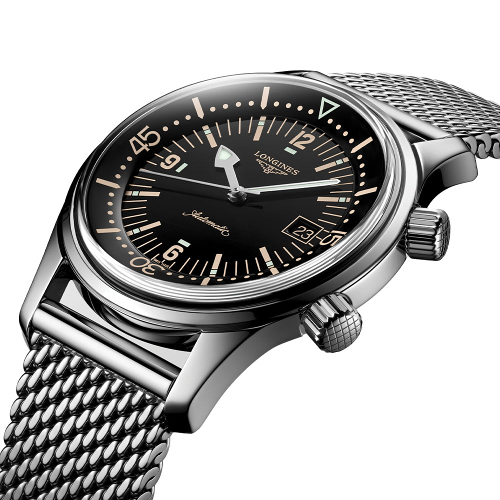 Legend Diver 42mm - Black on Bracelet