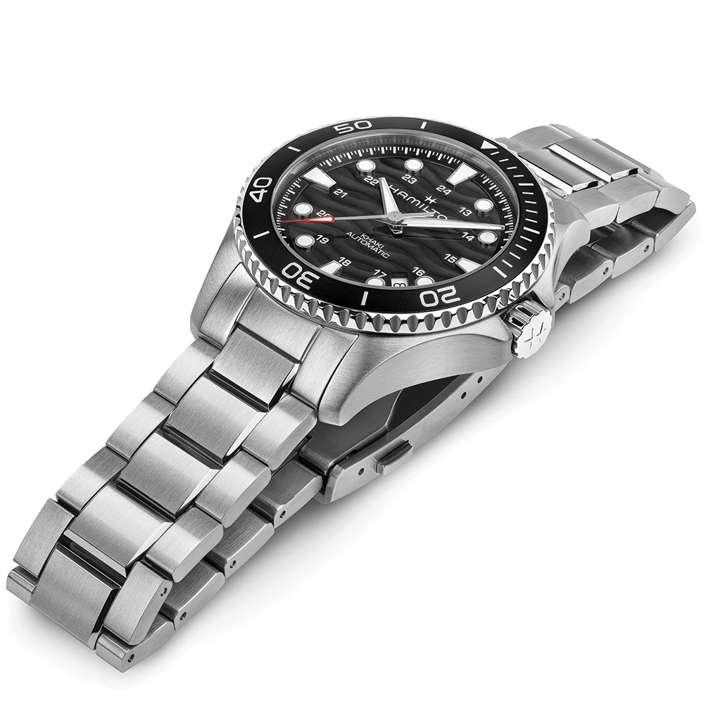 Khaki Navy Scuba Auto 40mm - Black on Bracelet